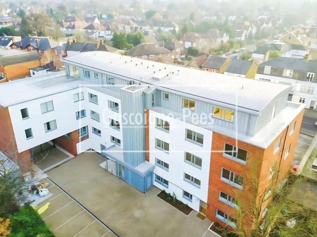 Apartment for rent in Blackhills, Surrey