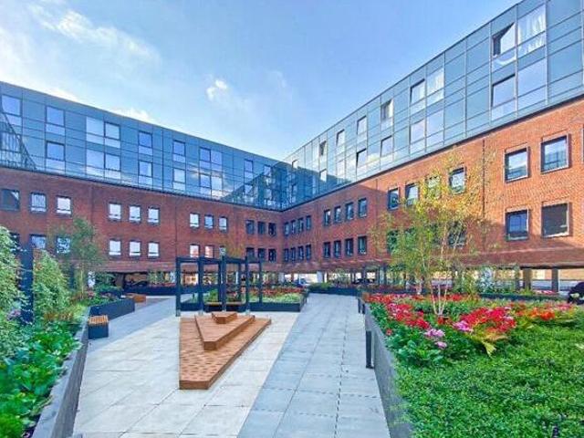 House for sale in Heol-las, Surrey