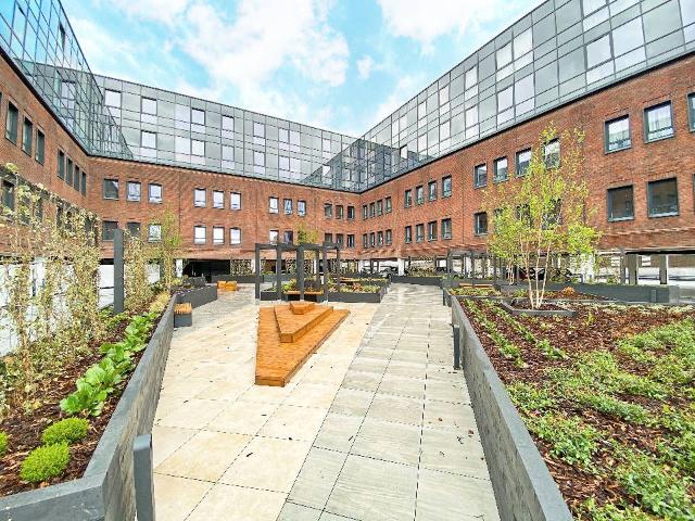 Apartment for rent in Heol-las, Surrey
