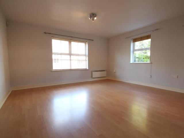 Apartment for rent in Maybury, Woking