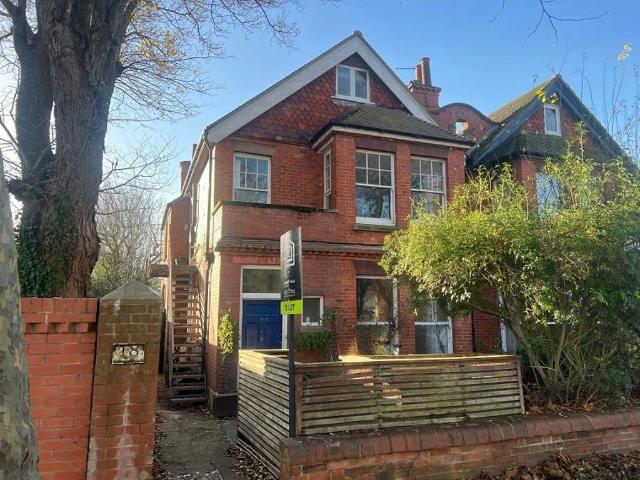 Studio for rent in Aldrington