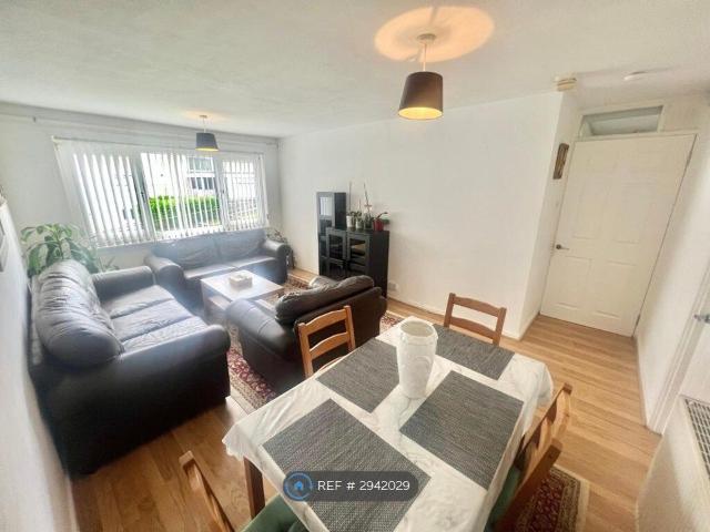 Apartment for rent in Long Calderwood, Barassie
