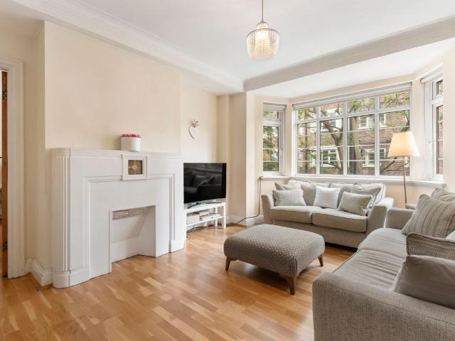 Apartment for rent in Earl's Court, Greater London