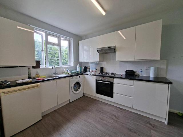 House for rent in Colney Hatch, Greater London