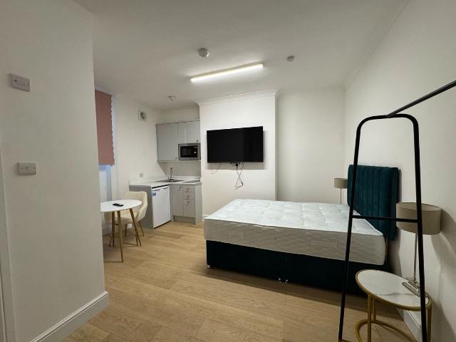 Studio for rent in Kensington, Greater London