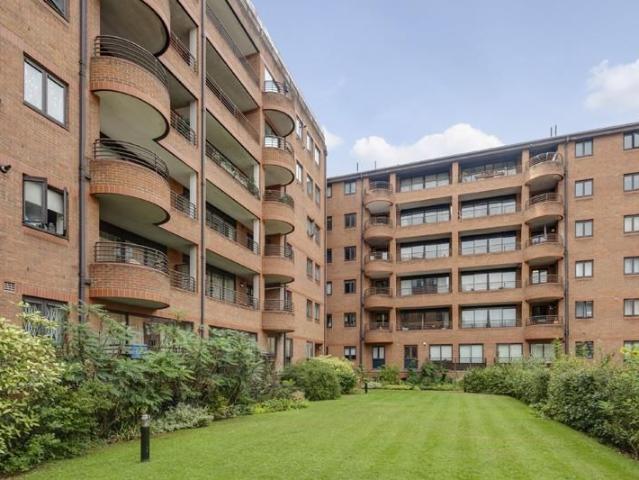 Apartment for rent in Kensington, Greater London