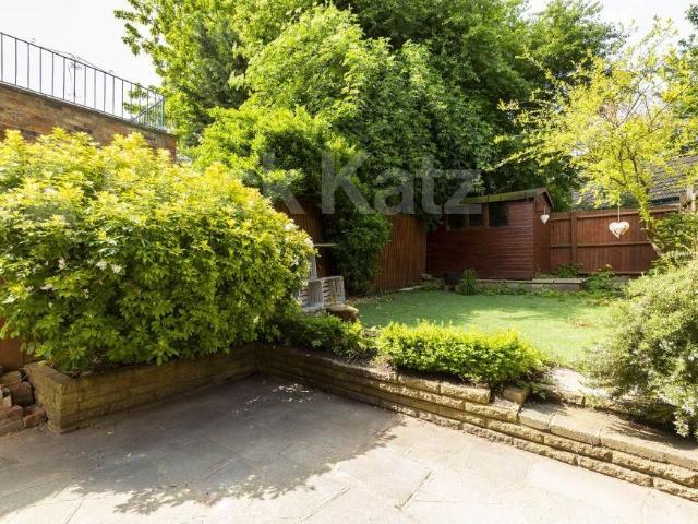 House for rent in Colney Hatch, Greater London