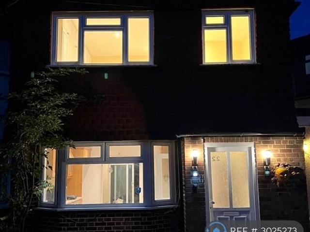 House for rent in Royal Borough of Kingston upon Thames, Greater London