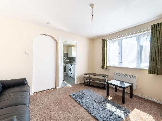 Apartment for rent in Preston, Greater London