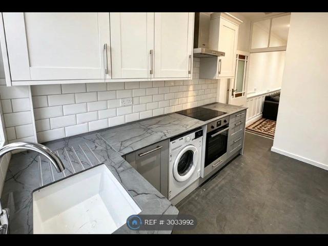 Apartment for rent in Plasnewydd, Falcon Lodge