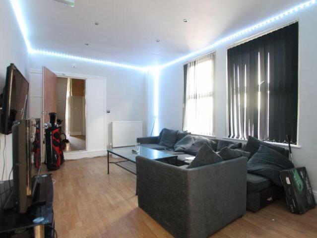 House for rent in Plasnewydd, Falcon Lodge