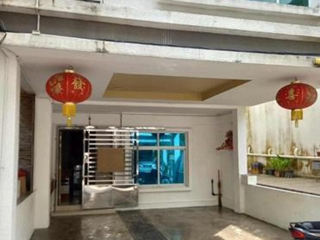 Townhouse for sale in Mukim 13, Georgetown