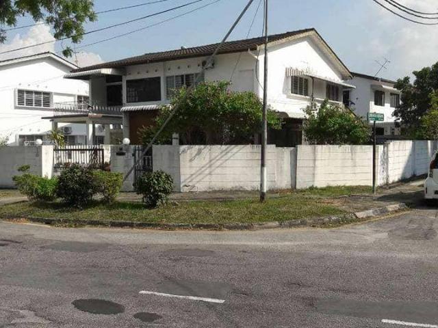 House for sale in Timur Laut