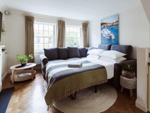 Townhouse for rent in Cat Hill, Isle Of Man