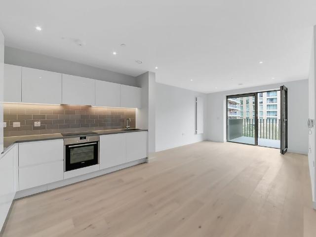 Apartment for rent in Silvertown, Greater London