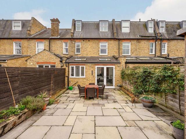 House for rent in London Borough of Merton, Raynes Park