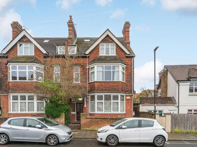 Apartment for rent in Streatham, Greater London