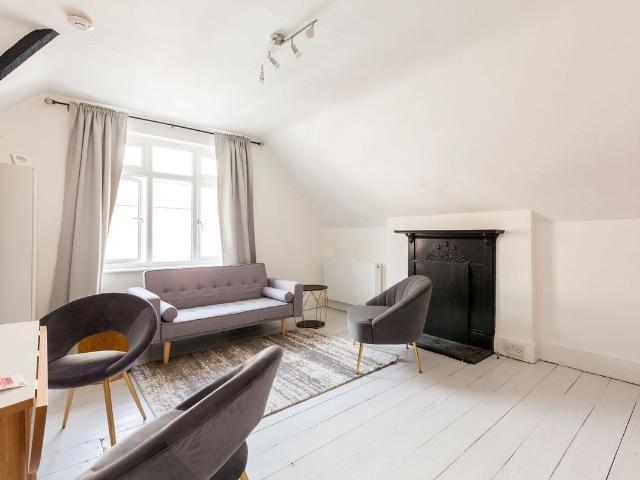 Studio for rent in London Borough of Lambeth, Greater London