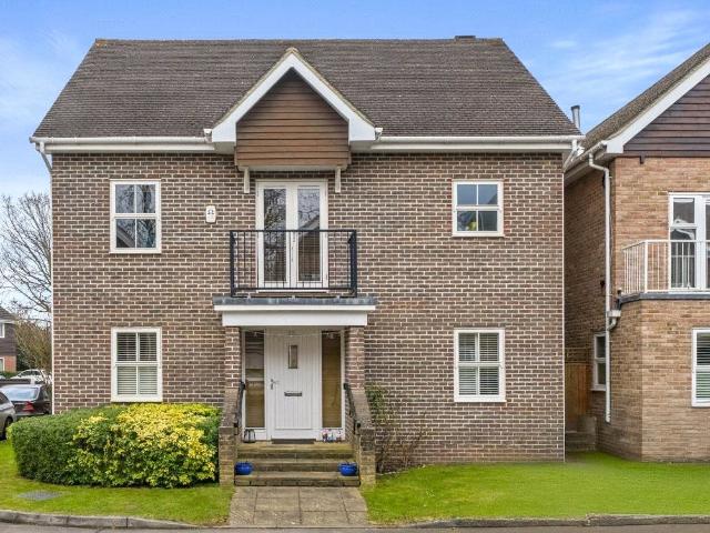 House for rent in Stoke D'Abernon, Blackhills