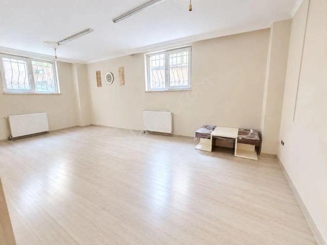 Esenyalı Mahallesi, Pendik içerisinde kiralık Dükkan