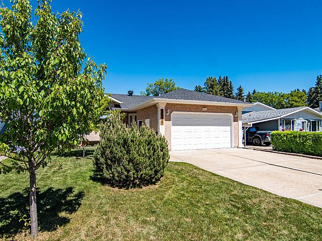 House for sale in Lacombe, Alberta