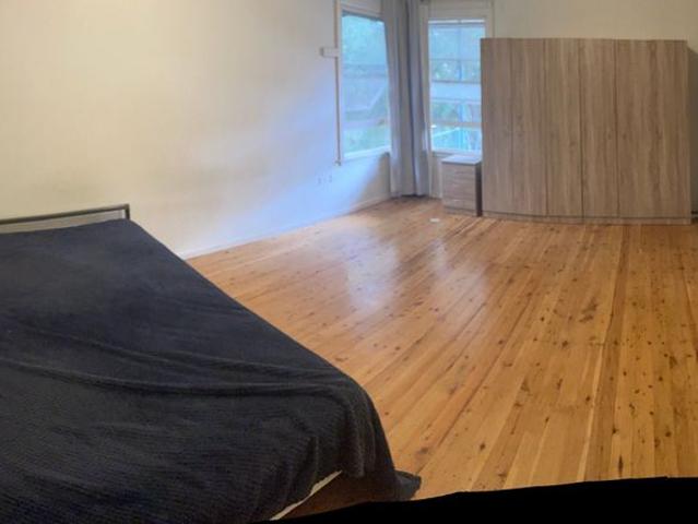 Room for rent in Pendle Hill, Sydney