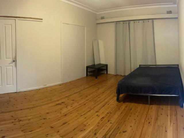 Room for rent in Pendle Hill, Sydney