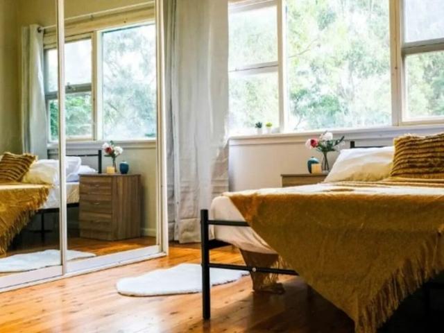 Room for rent in Pendle Hill, Sydney