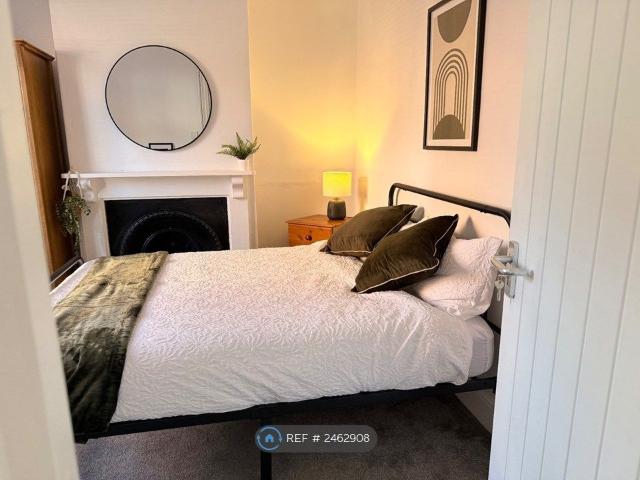 Room for rent in Yeovil, Somerset