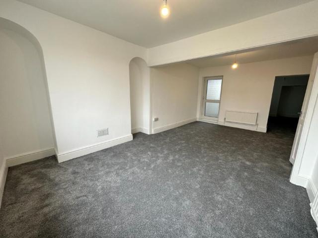 House for rent in Cwmbwrla, Nangreaves