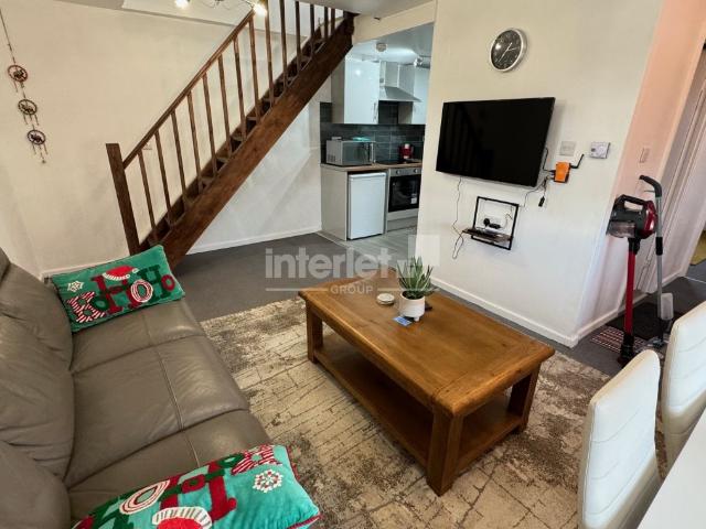 Apartment for rent in Plasnewydd, Falcon Lodge