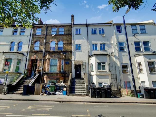 Apartment for rent in London Borough of Croydon, Greater London