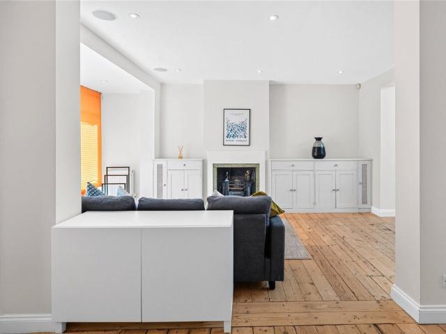 House for rent in South Lambeth, Greater London