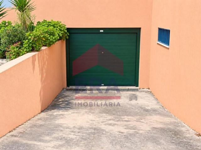 Garagem venda em Botado, Peniche