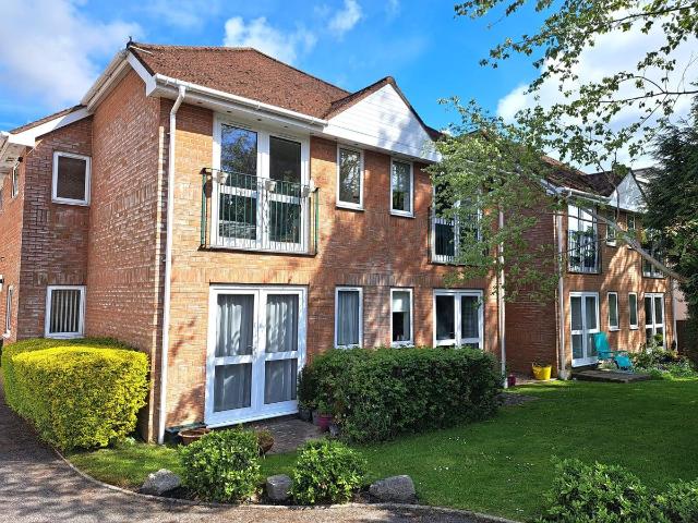 Apartment for rent in Penn Hill, Poole