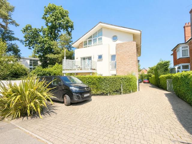 Apartment for rent in Penn Hill, Poole