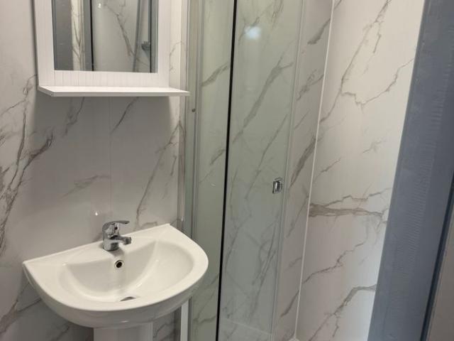 Apartment for rent in Beaconsfield, Knotty Green