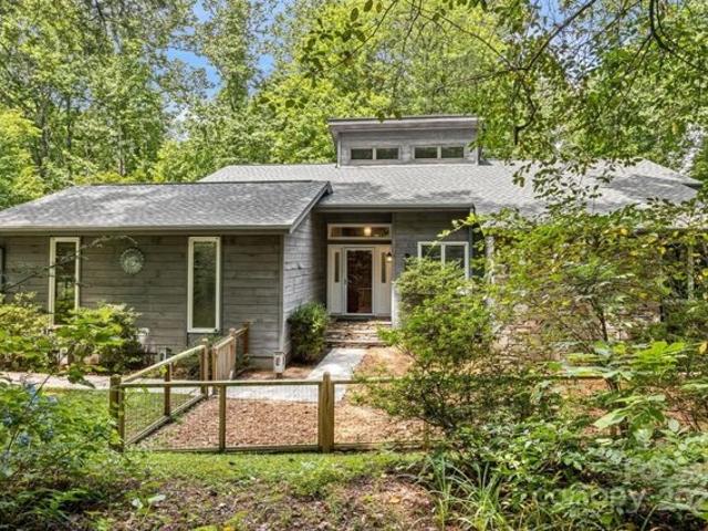 House for sale in Flat Rock