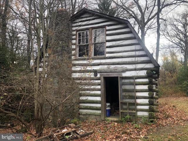 House for sale in Blue Ridge Summit, Pennsylvania