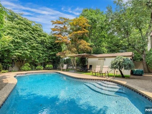 House for sale in Teaneck, New Jersey