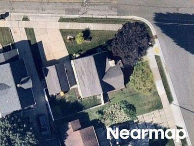 House for sale in West Bend