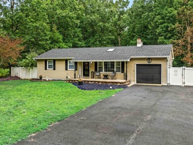 House for sale in Dorothy, New Jersey