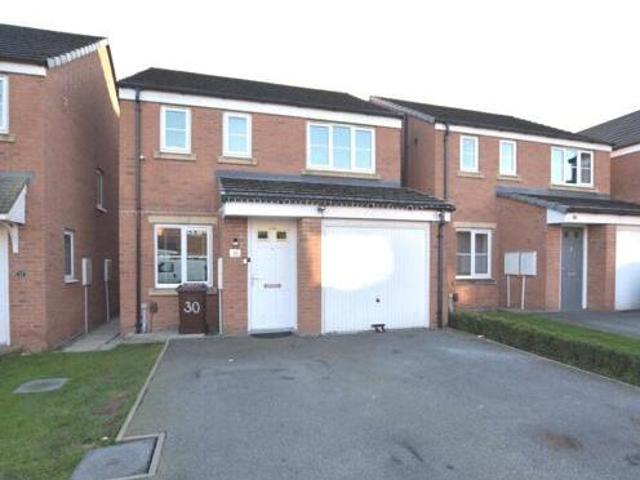 House for sale in Scholes, West Yorkshire