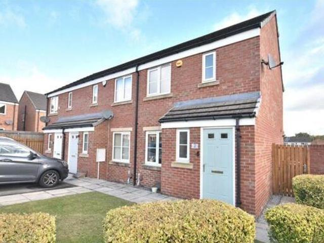 House for sale in Scholes, West Yorkshire