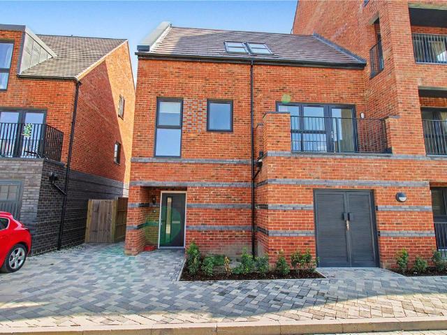 House for rent in Castle Hill, Monks Orchard