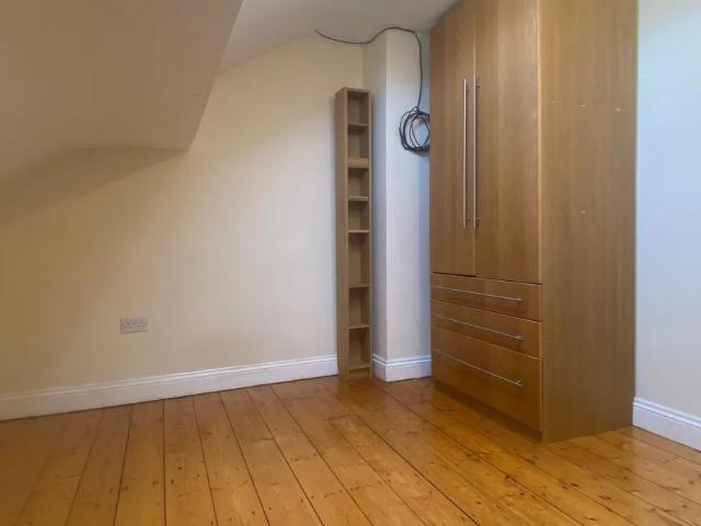 House for rent in Calderstones