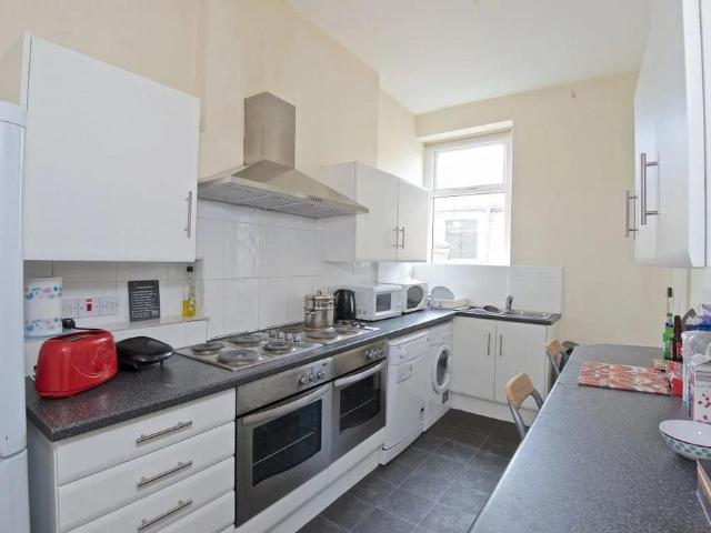 Apartment for rent in Greaves, Bare