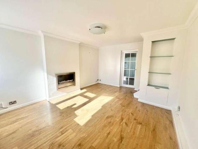 House for rent in Navestock Side, Essex