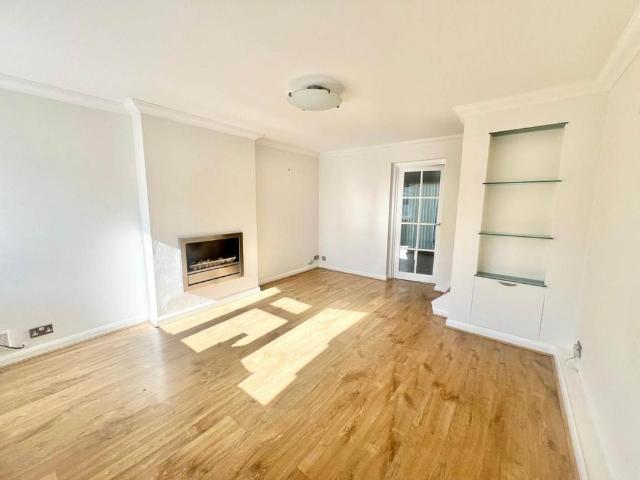 House for rent in Navestock Side, Essex