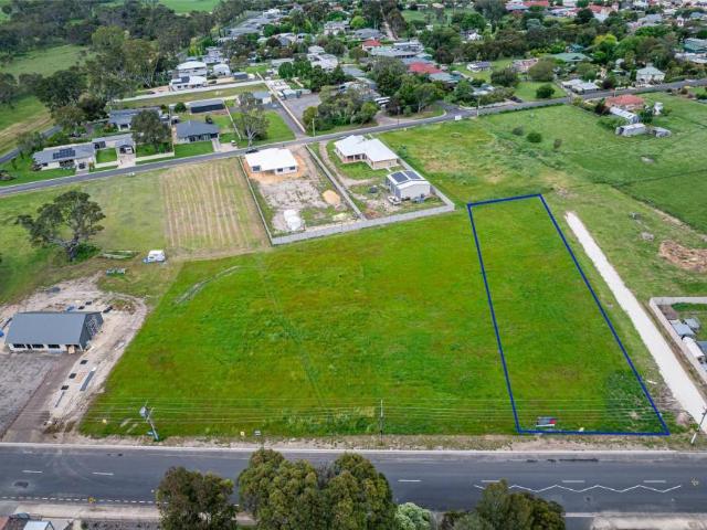 Land for rent in Comaum, South Australia